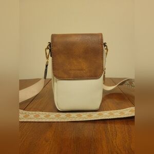 Bostanten Two-Tone Leather Crossbody Bag - White & Brown